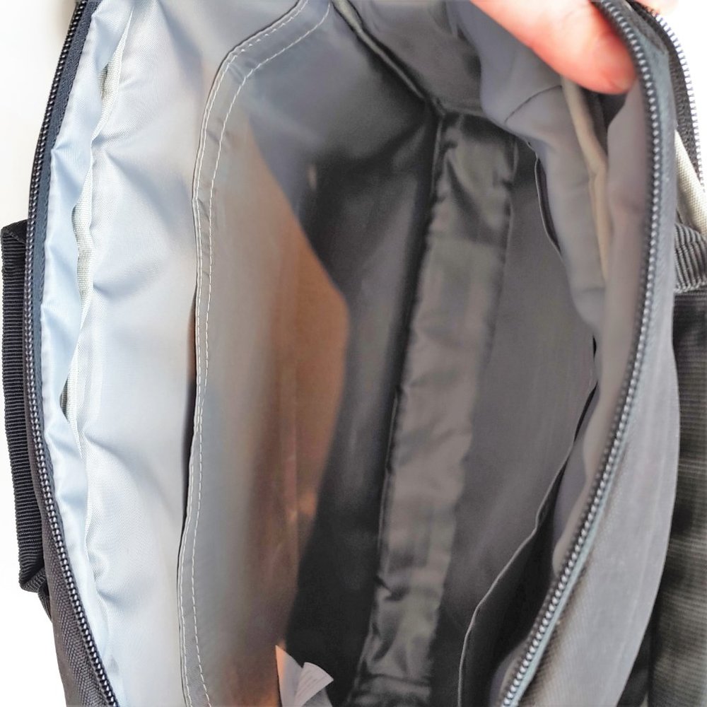🎃 AmazonBasics 15.6" Laptop Computer Tablet Bag - Picture 6 of 6
